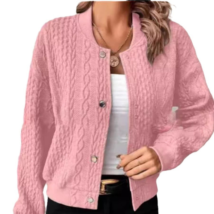 Kvinders cardigan med elegant kabelstrik mønster og trykknap lukning Stilla