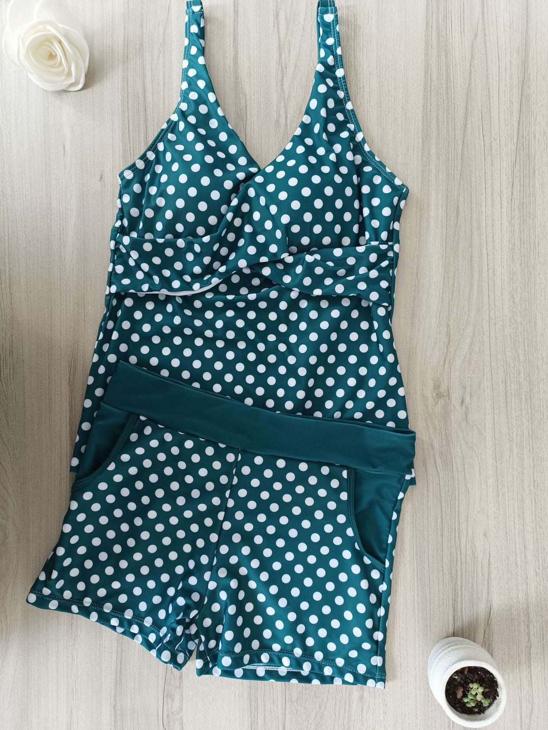 Dame Tankini-sæt med figursyet overdel og modige shorts Stilla