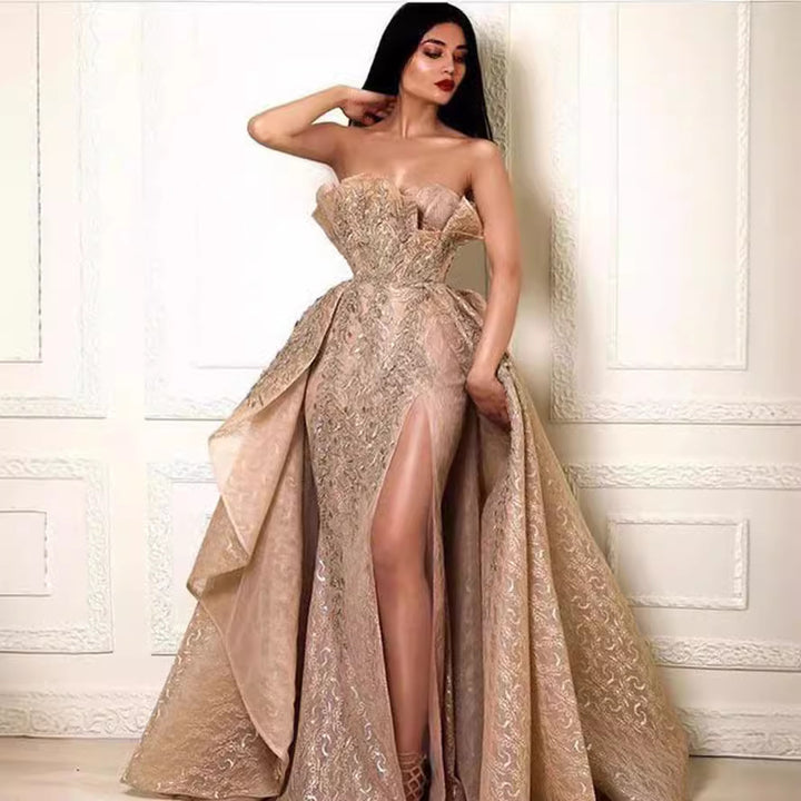 Dame Glamourøst Aftenkjole med glitrende Bustier og gennemsigtig Nederdel Stilla