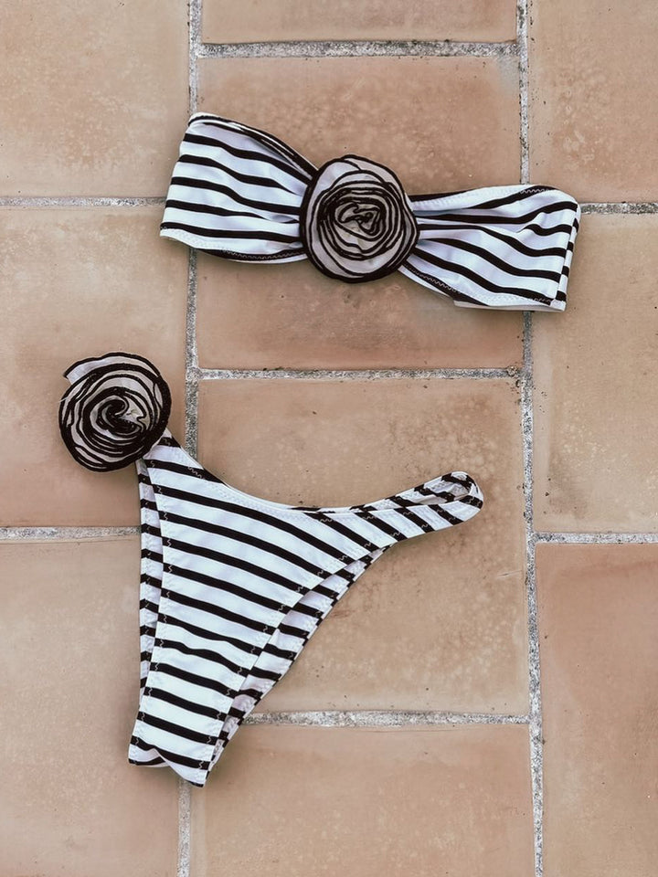 Dame Bandeau Bikini med kunstneriske blomsterapplikationer Stilla