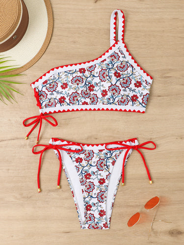Dame bikinisæt med asymmetrisk overdel og trendy snøredetaljer Stilla