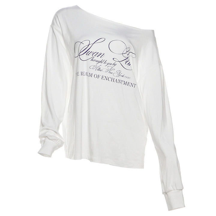 Dame afslappet top med asymmetrisk snit og elegant skrift Stilla
