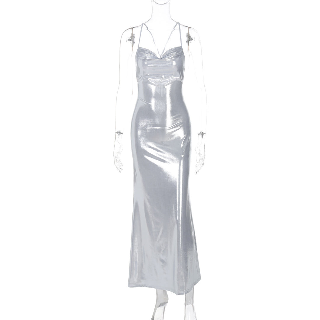 Dame Lang Satin Maxikjole med skimrende finish og justerbare spaghetti stropper Stilla