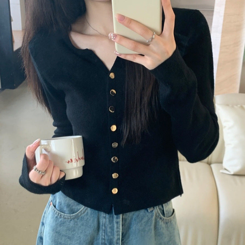 Kvinde elegant cardigan med knapdetalje og blødt materiale Stilla