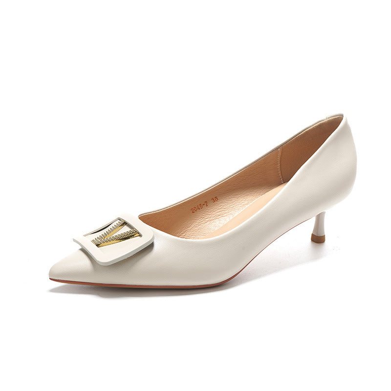 Damer elegante spidse Kitten-Hæl-Pumps med dekorativt spænde-detajle Stilla