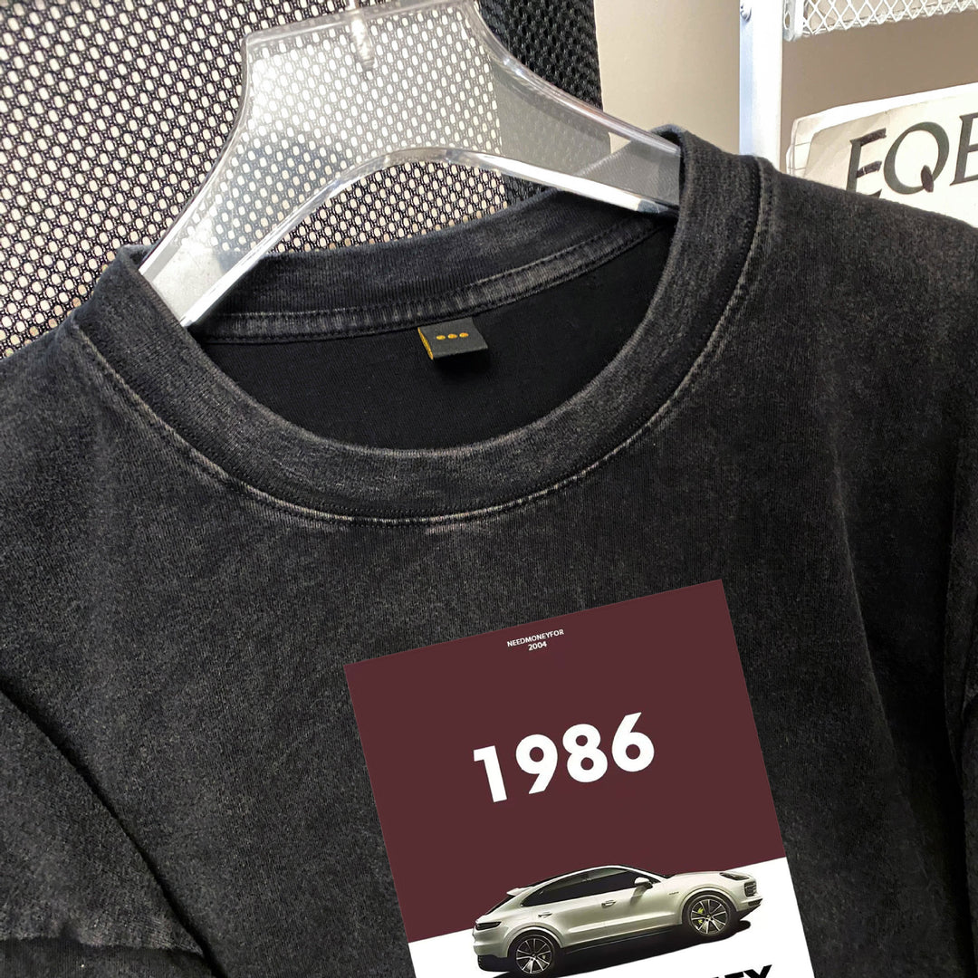 Dame T-shirt med nostalgisk automobil og humoristisk slogan Stilla