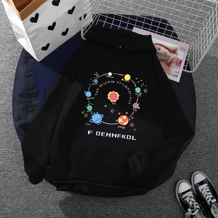 Kvinders hoodie med unikt rummotiv Stilla