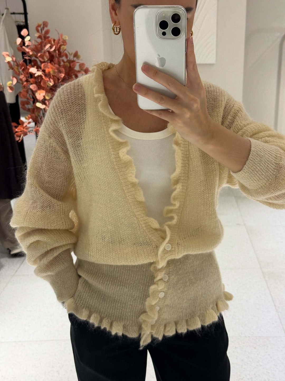 Kvinders cardigan med legende flæse design Stilla