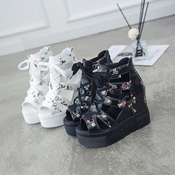 Dame Plateau-sandaler med florale accenter og moderne snørresystem Stilla