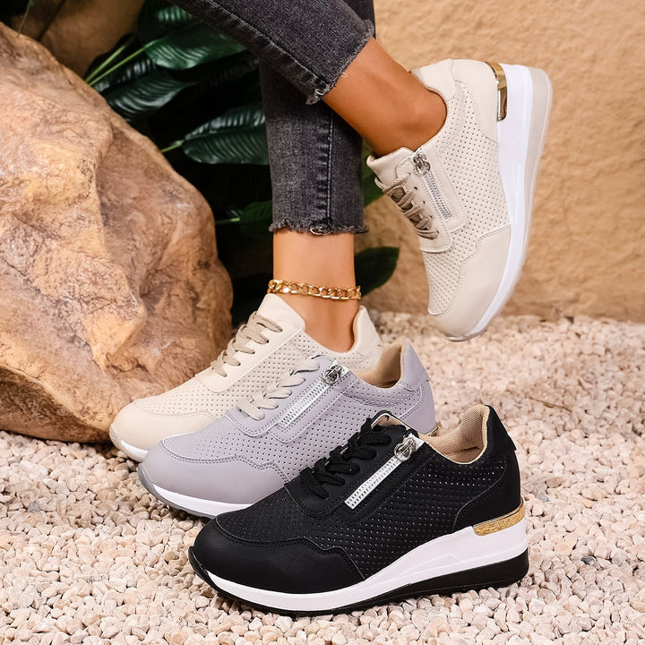 Dame Sporty sneakers model med åndbart overmateriale og båndaccent Stilla