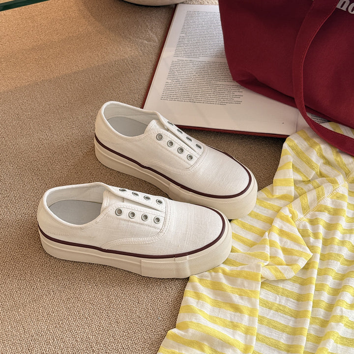 Femme Classic Canvas Slip-On Sneakers Stilla