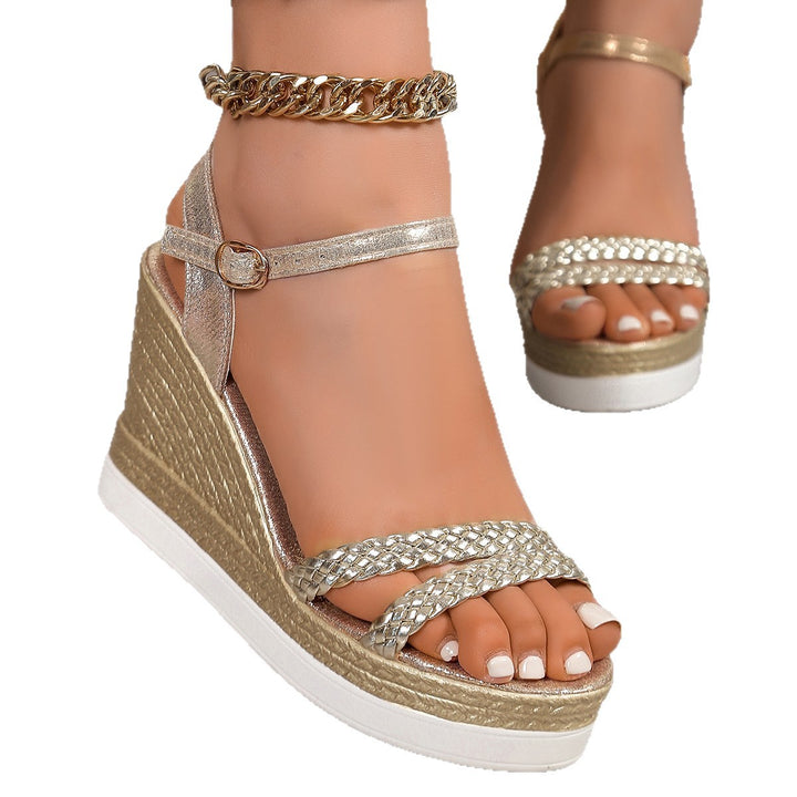 Dame kilehæle sandaler med flettet design og elegant spænde Stilla