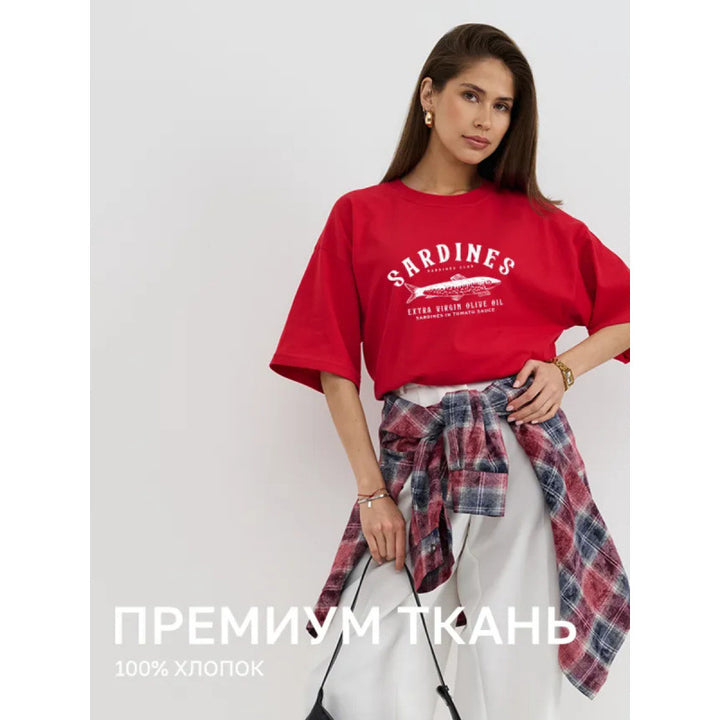 Dame T-shirt med kreativ sardine-print og afslappet snit Stilla