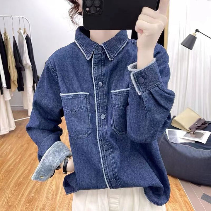 Dame afslappet denimbluse med kontrasterende krave Stilla