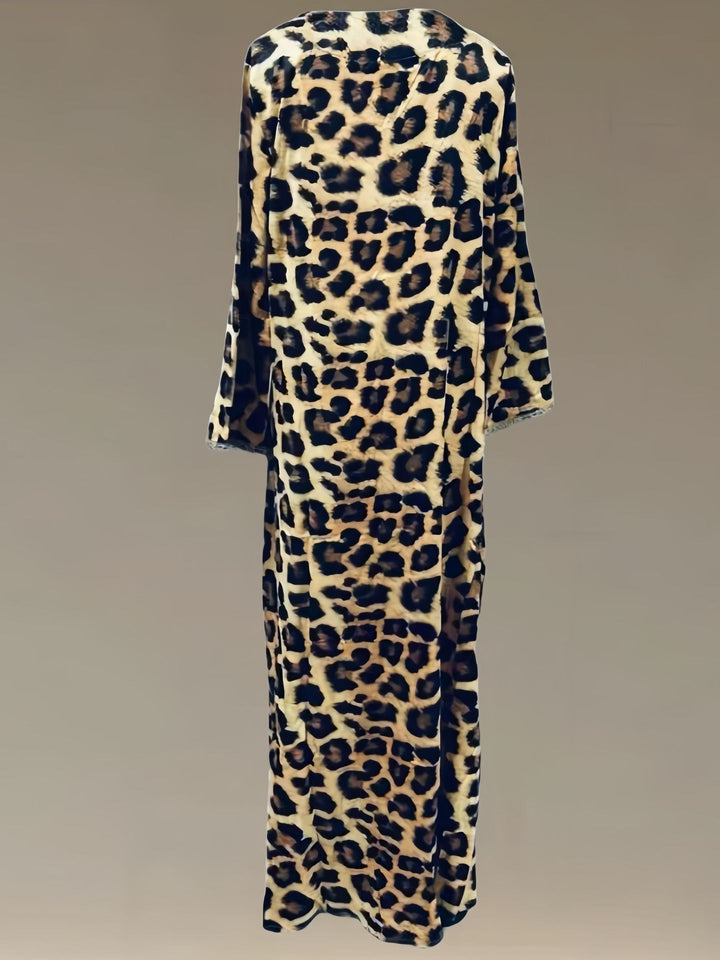 Dame Kaftan-kjole med trendy leopardmønster og elegant snit Stilla