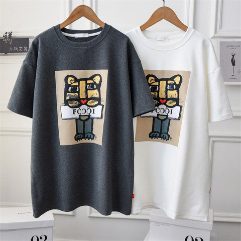 Dame T-shirt med iøjnefaldende comic-bjørnemotiv og afslappet oversized-snit Stilla