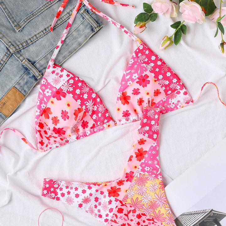 Dame Triangel-Bikini med blomstret design og høj benåbning Skovae