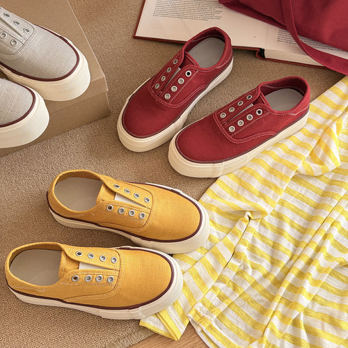 Femme Classic Canvas Slip-On Sneakers Stilla