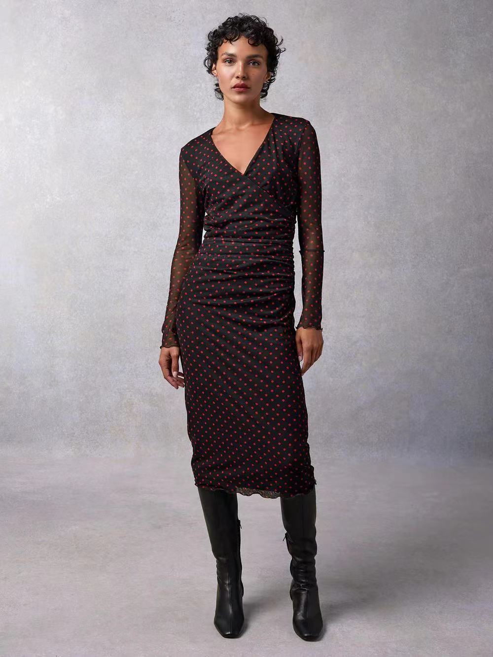 Dame wrap kjole med gennemsigtige ærmer og elegant drapering Stilla