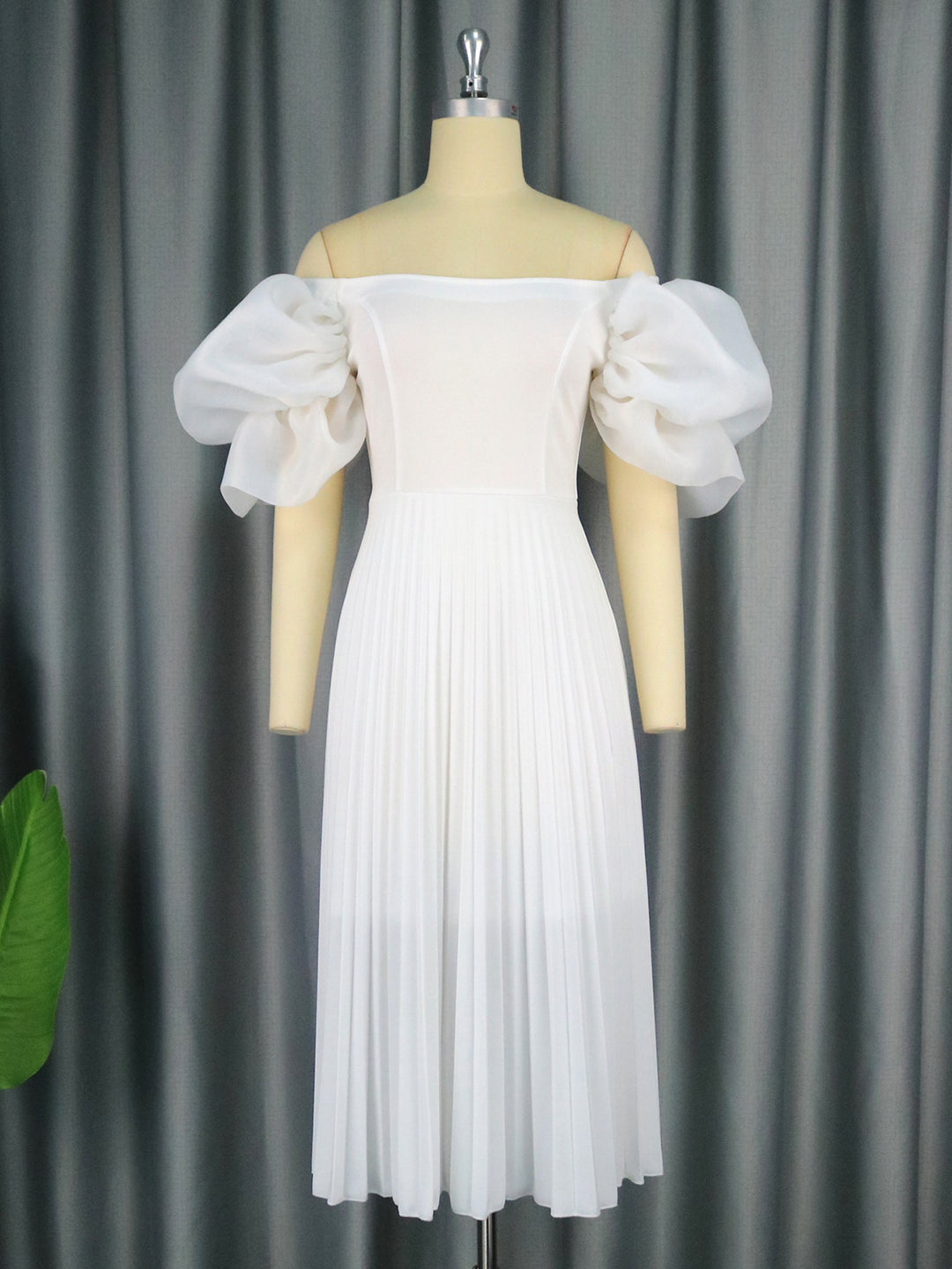 Dame elegant midi kjole med puffærmer og plisseret skørt Skovae
