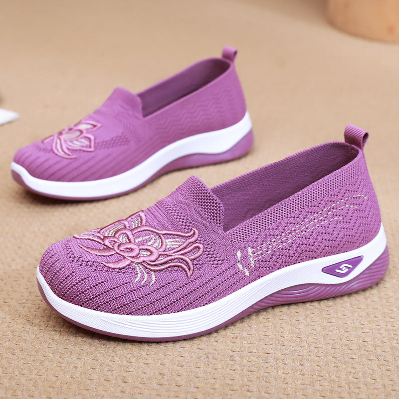 Dame Komfortable Slip-On Sneakers med fint broderi og fleksibelt sålemateriale Stilla
