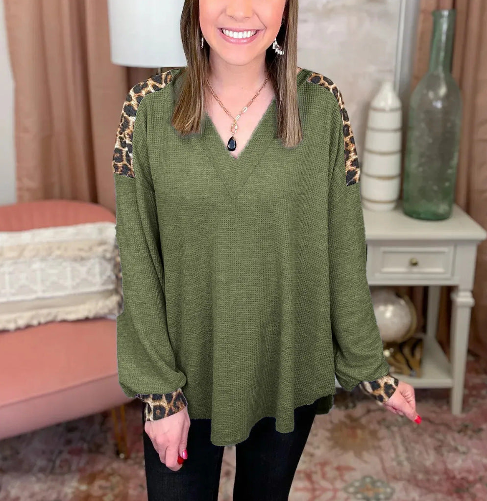 Dame afslappet V-hals bluse med dyreprint Stilla
