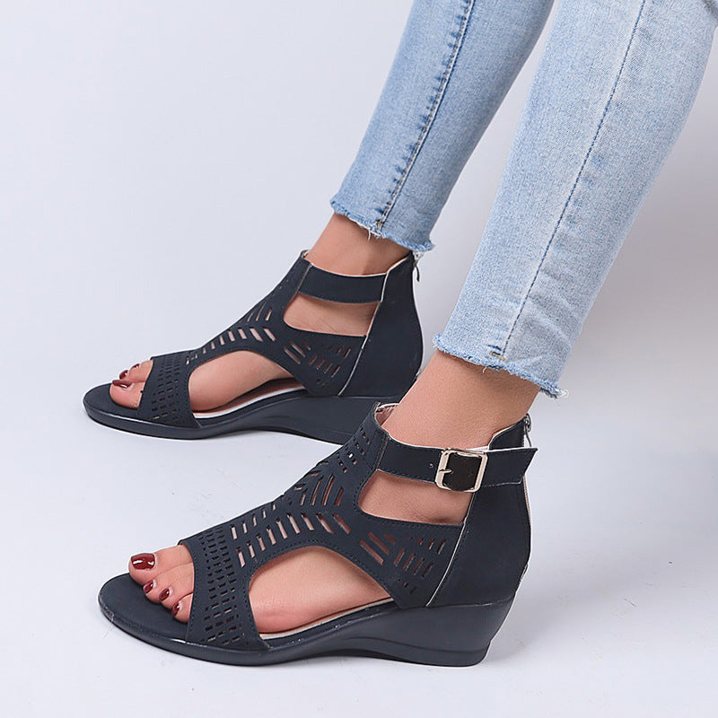 Dame wedge-sandaler med åndbart snit og elegant rem-design Stilla