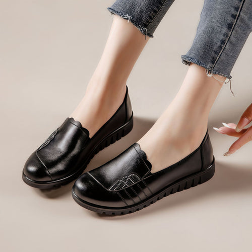 Femme stilfulde Slip-On Loafer med dekorativt Rhinestone-detalje Stilla