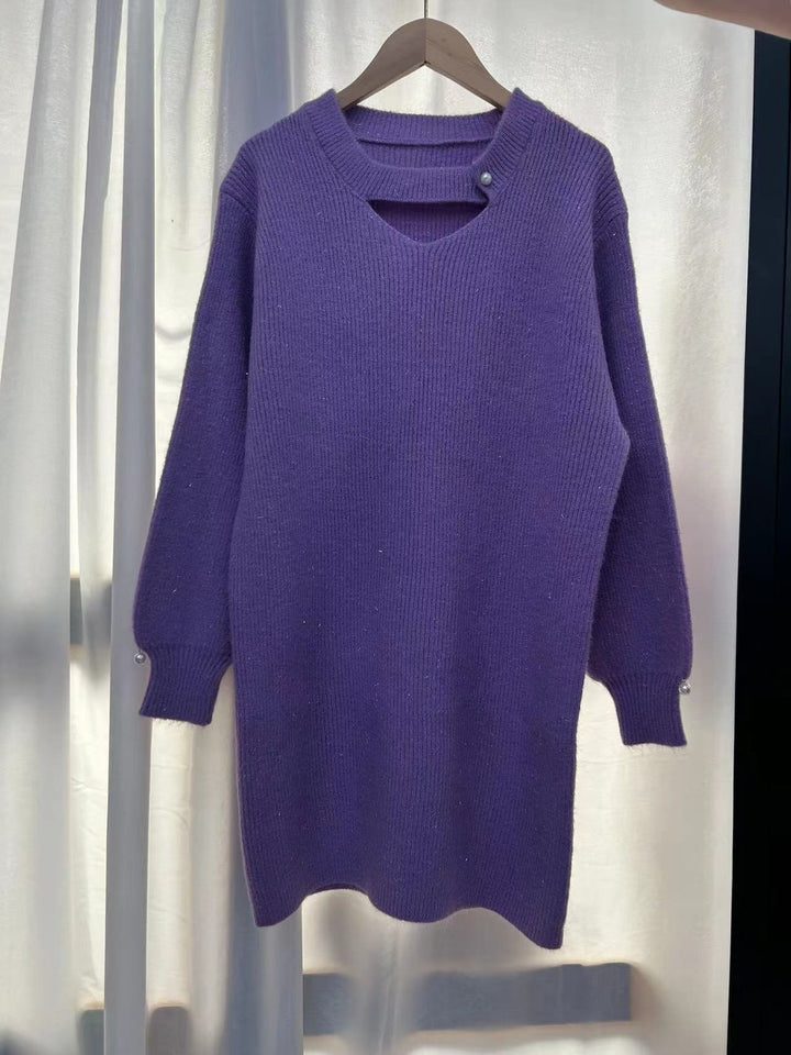 Femme Elegante V-Hals Strikkjole med Knapdetalje Stilla