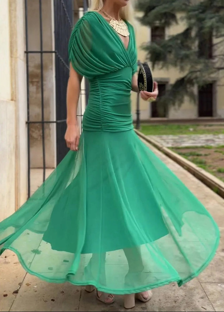 Dame nan flydende aftenkjole med gennemsigtigt chiffon-capelet, V-hals og taljeret drapering Skovae