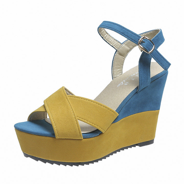 Dame Wedge-sandaler med krydsede remme og komfortabel fodseng Stilla