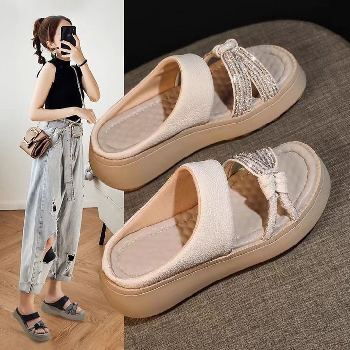 Dame Plateau-sandaler med glitrende detaljer og moderne remdesign Stilla