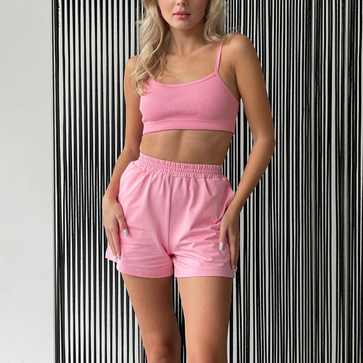 Dame sæt bestående af elastisk crop-top og behagelige shorts Stilla