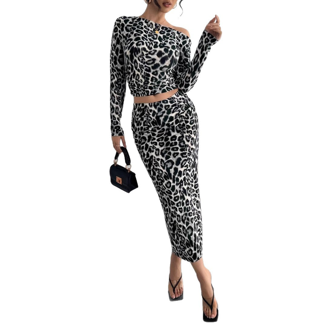 Dame Sportsligt Ensemble med asymmetrisk snit og Animal-Print Stilla