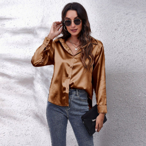 Dame Elegant Satinbluse med moderne snit og knaplukning Stilla