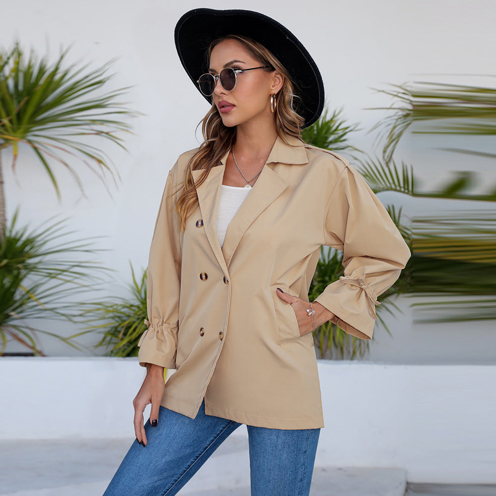 Kvinders afslappede og fashionable utility jakke med dekorative knapper Stilla