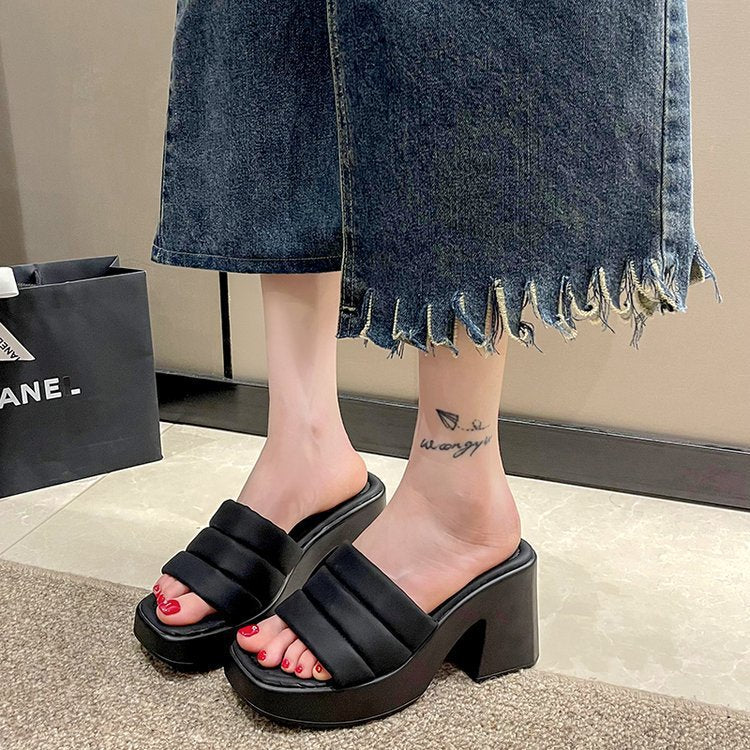 Dame Wedge-sandaler med moderne remføring og komfortabel blokhæl Stilla