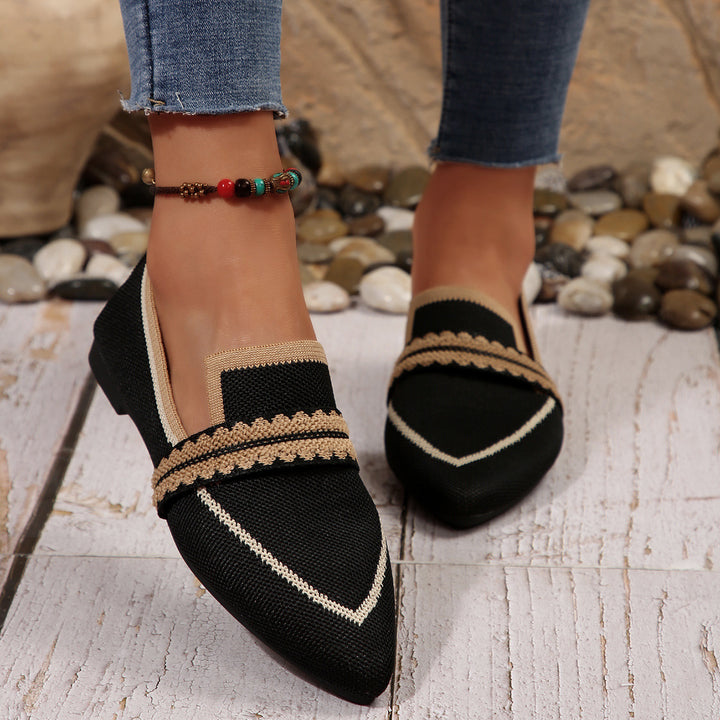 Dame elegante slippers med moderne snit og dekorative accenter Stilla