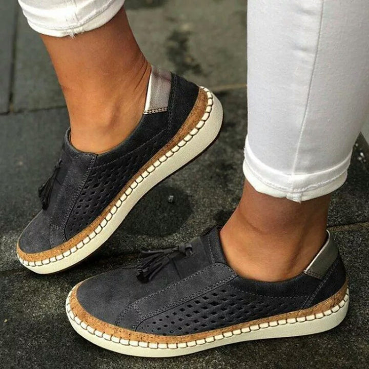 Dame Komfortable Slip-On Sneakers med Fringes og Perforering Stilla