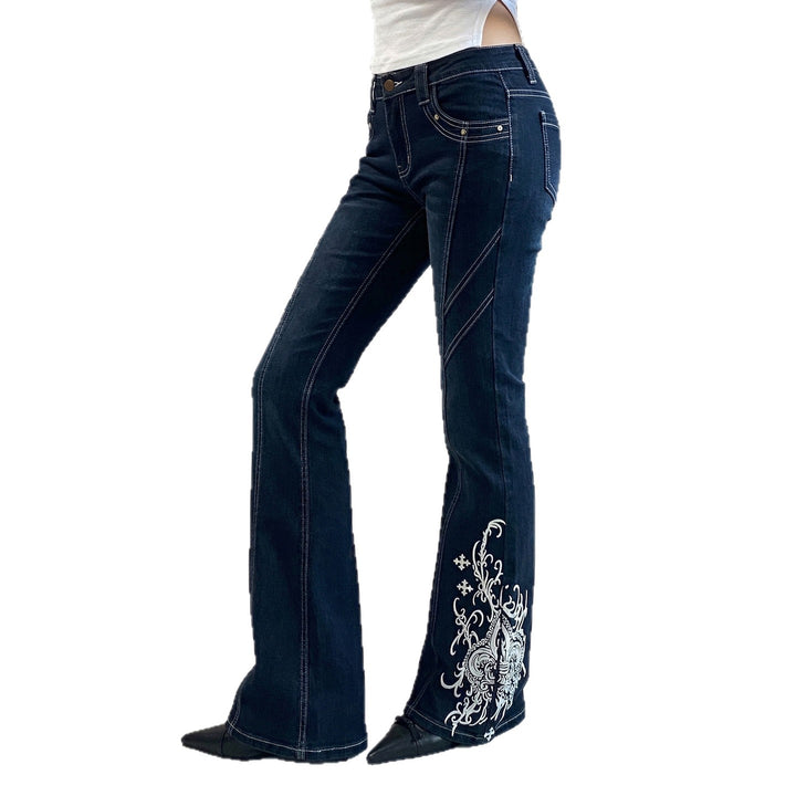 Dame jeans med udvidet ben og elegant broderi Skovae