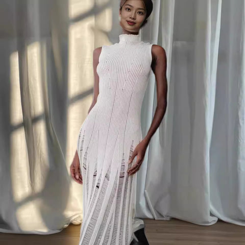 Dame Maxikjole med elegant ribstrik-design og raffinerede cut-out-detaljer Stilla