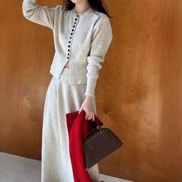 Femme Ribstrik-Cardigan og Maxi-Nederdel Sæt Stilla