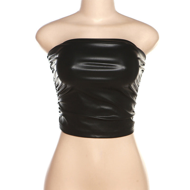Dame off-shoulder top i glat kunstlæder med ruffle-detaljer Stilla
