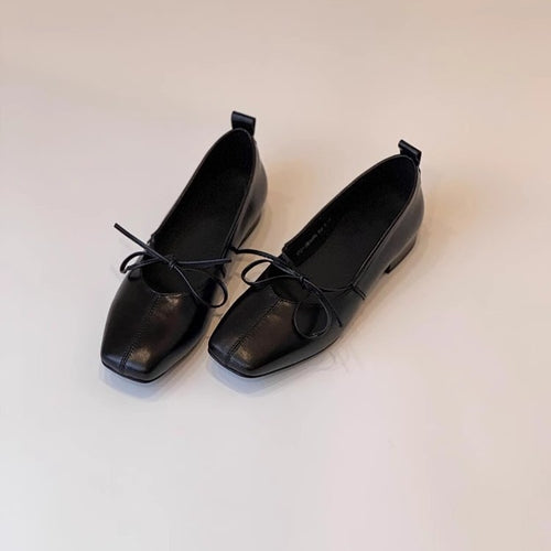 Dame elegante ballerinaer med firkantet tåparti og dekorativ sløjfe Stilla