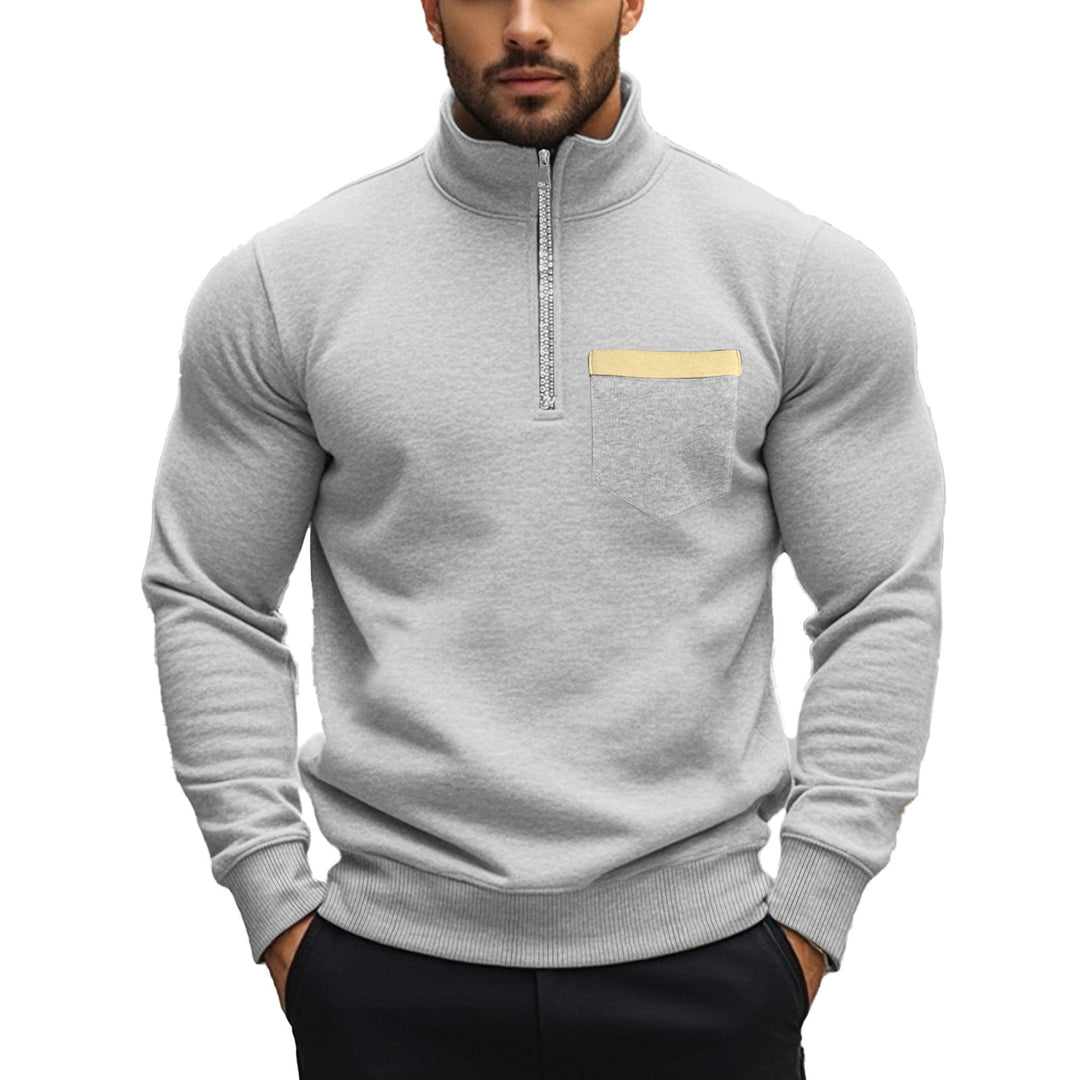 Herre sporty sweater med høj afsluttende krave og dekorativ brystlomme Stilla