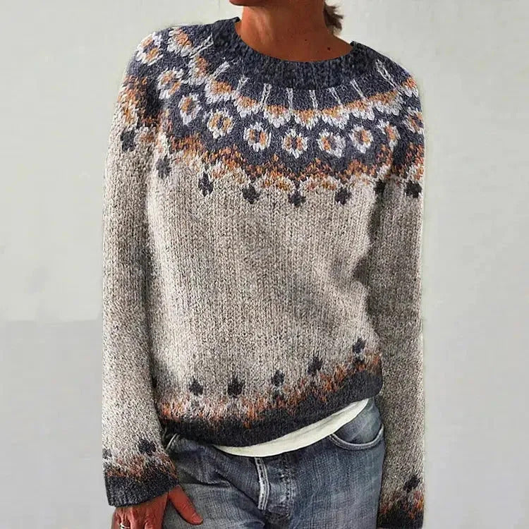 Kvindernes strikkede sweater med levende mønster og behagelig pasform Stilla