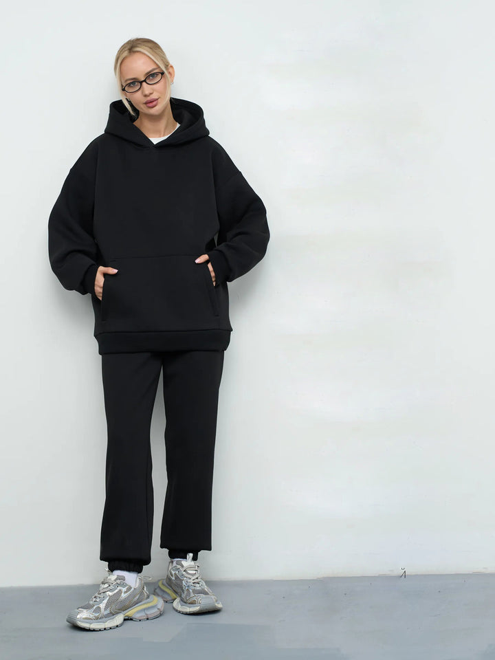 Dame oversized Hoodie og afslappede Sweatpants Stilla