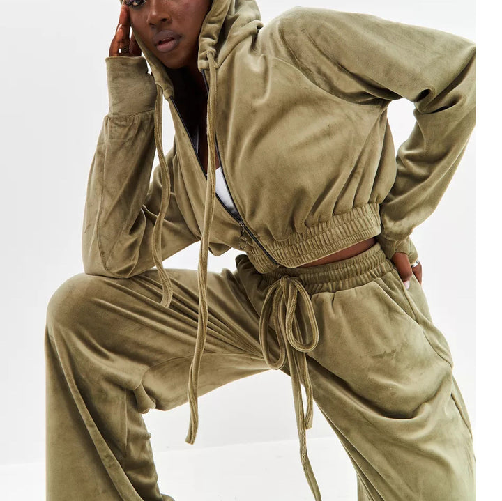 Dame fritids-velour sæt med figursyet hoodie og rummelige bukser Stilla