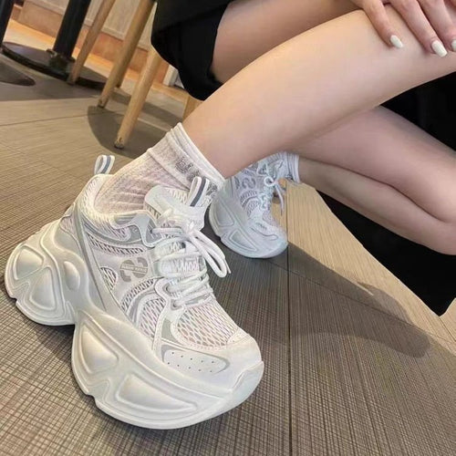 Dame sporty sneakers i futuristisk design Stilla