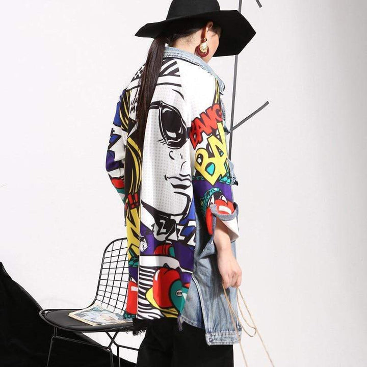 Dame Oversized Kimono-jakke med farverigt comic-print og vid pasform Stilla
